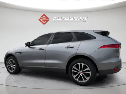 More photos of 2020 Jaguar F-PACE 25t Premium at AutoGiant USA Fishers, IN