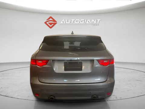 More photos of 2020 Jaguar F-PACE 25t Premium at AutoGiant USA Fishers, IN