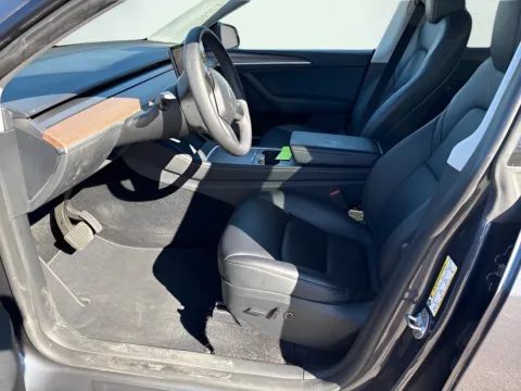 More photos of 2023 Tesla Model Y Long Range at AutoGiant USA Fishers, IN