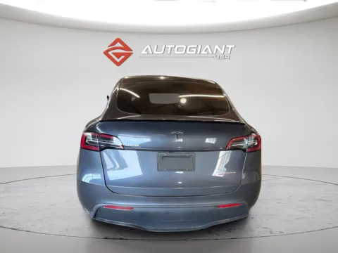 More photos of 2021 Tesla Model Y Long Range at AutoGiant USA Fishers, IN