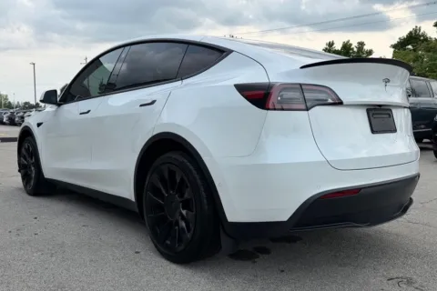 More photos of 2021 Tesla Model Y Long Range at AutoGiant USA Fishers, IN