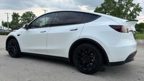 More photos of 2021 Tesla Model Y Long Range at AutoGiant USA Fishers, IN