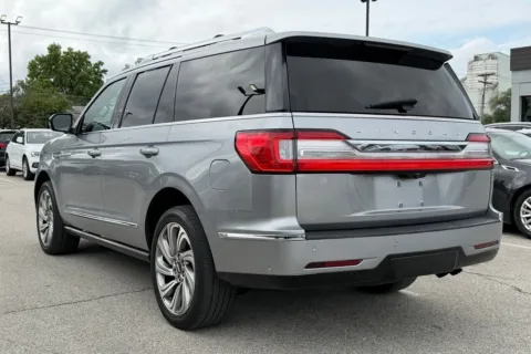 More photos of 2020 Lincoln Navigator Reserve at AutoGiant USA Fishers, IN