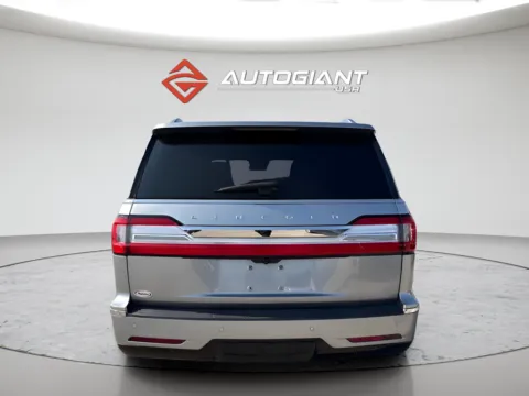 More photos of 2020 Lincoln Navigator Reserve at AutoGiant USA Fishers, IN