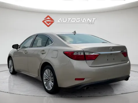 More photos of 2013 Lexus ES 350 at AutoGiant USA Fishers, IN