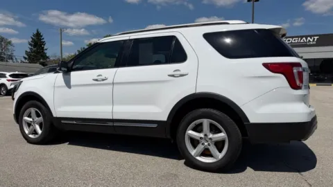 More photos of 2017 Ford Explorer XLT at AutoGiant USA Fishers, IN