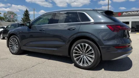 More photos of 2019 Audi e-tron Prestige at AutoGiant USA Fishers, IN