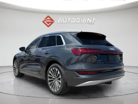More photos of 2019 Audi e-tron Prestige at AutoGiant USA Fishers, IN