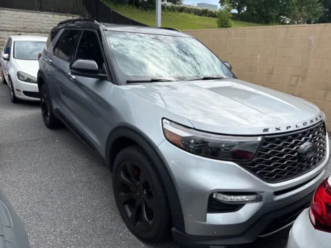 More photos of 2020 Ford Explorer ST at AutoGiant USA Fishers, IN