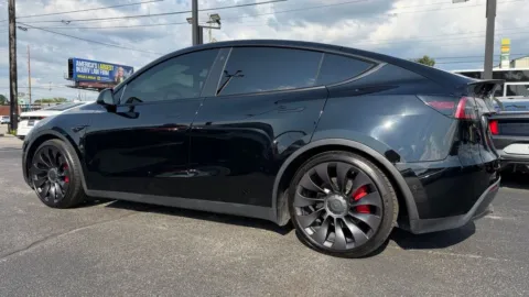 More photos of 2022 Tesla Model Y Performance at AutoGiant USA Fishers, IN