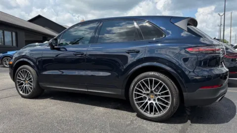 More photos of 2021 Porsche Cayenne at AutoGiant USA Fishers, IN