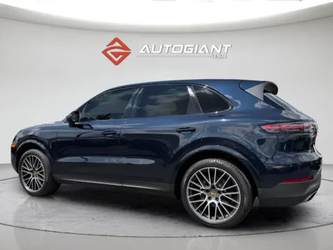 More photos of 2021 Porsche Cayenne at AutoGiant USA Fishers, IN