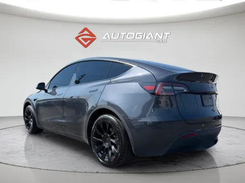 More photos of 2024 Tesla Model Y Long Range at AutoGiant USA Fishers, IN