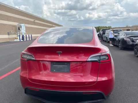 More photos of 2021 Tesla Model Y Standard Range at AutoGiant USA Fishers, IN