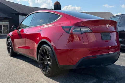 More photos of 2021 Tesla Model Y Standard Range at AutoGiant USA Fishers, IN