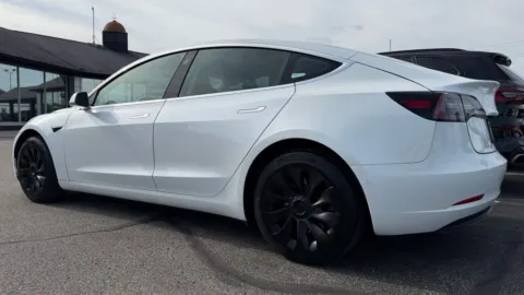 More photos of 2020 Tesla Model 3 Standard at AutoGiant USA Fishers, IN