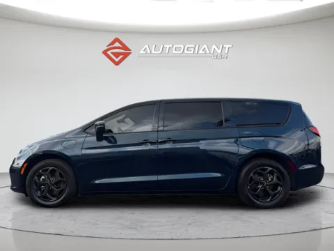 Another view of 2022 Chrysler Pacifica Hybrid Touring L for sale in Fishers, IN at AutoGiant USA Fishers