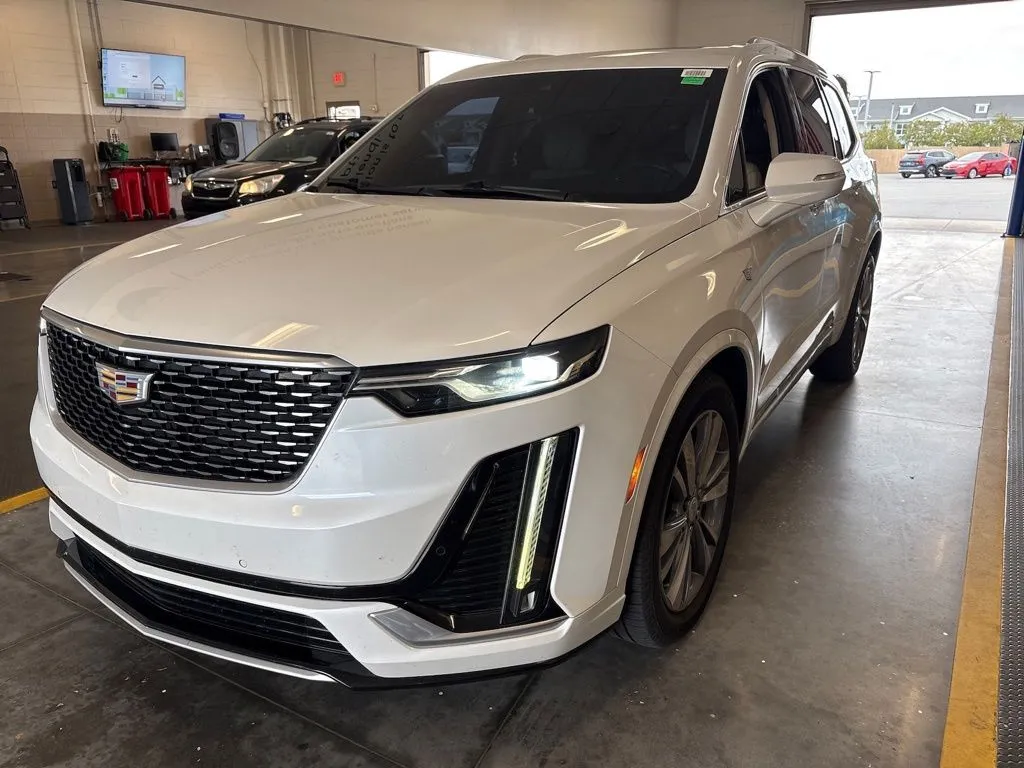 White 2020 Cadillac XT6 Premium Luxury for sale in Fishers, IN