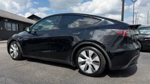 More photos of 2021 Tesla Model Y Performance at AutoGiant USA Fishers, IN