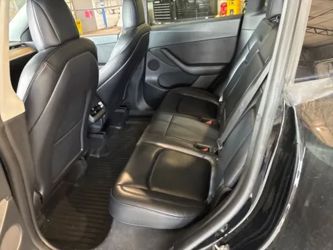 More photos of 2021 Tesla Model Y Performance at AutoGiant USA Fishers, IN