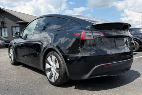 More photos of 2021 Tesla Model Y Performance at AutoGiant USA Fishers, IN