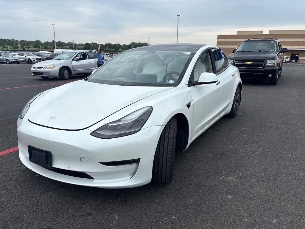 White 2021 Tesla Model 3 Standard Range Plus for sale in Fishers, IN