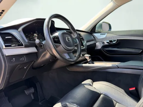 More photos of 2020 Volvo XC90 T6 Inscription at AutoGiant USA Fishers, IN