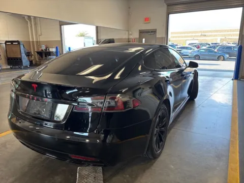 More photos of 2018 Tesla Model S 75D at AutoGiant USA Fishers, IN