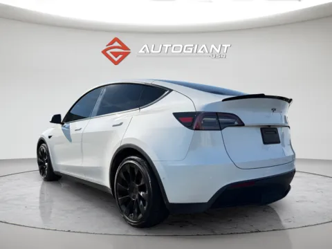 More photos of 2021 Tesla Model Y Long Range at AutoGiant USA Fishers, IN