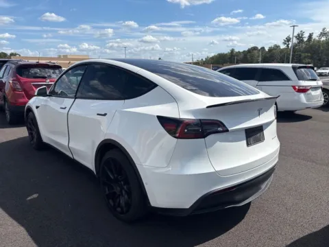More photos of 2021 Tesla Model Y Long Range at AutoGiant USA Fishers, IN