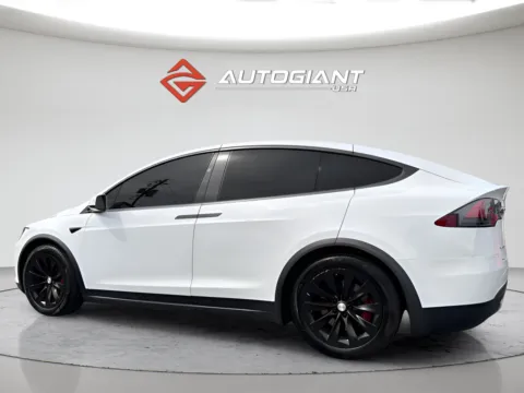 More photos of 2018 Tesla Model X 100D at AutoGiant USA Fishers, IN