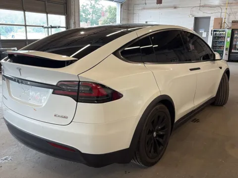 More photos of 2018 Tesla Model X 100D at AutoGiant USA Fishers, IN