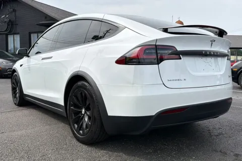 More photos of 2018 Tesla Model X 100D at AutoGiant USA Fishers, IN