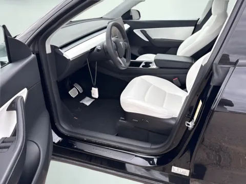 Photos of 2022 Tesla Model Y Performance for sale in Fishers, IN at AutoGiant USA Fishers