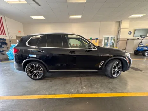 More photos of 2021 BMW X5 xDrive40i at AutoGiant USA Fishers, IN