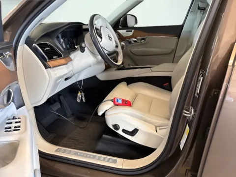 Photos of 2017 Volvo XC90 T6 Inscription for sale in Fishers, IN at AutoGiant USA Fishers