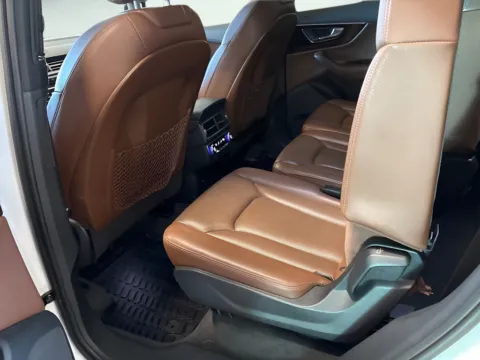 More photos of 2017 Audi Q7 3.0T Prestige at AutoGiant USA Fishers, IN