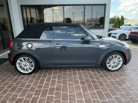 More photos of 2017 MINI Cooper S at AutoGiant USA Fishers, IN
