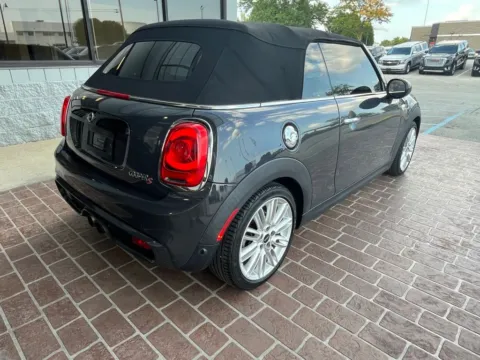 More photos of 2017 MINI Cooper S at AutoGiant USA Fishers, IN