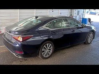 More photos of 2021 Lexus ES 350 at AutoGiant USA Fishers, IN