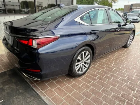 More photos of 2021 Lexus ES 350 at AutoGiant USA Fishers, IN