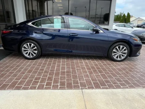 More photos of 2021 Lexus ES 350 at AutoGiant USA Fishers, IN