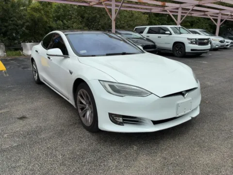 Photos of 2017 Tesla Model S 100D for sale in Fishers, IN at AutoGiant USA Fishers