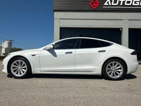 More photos of 2017 Tesla Model S 100D at AutoGiant USA Fishers, IN
