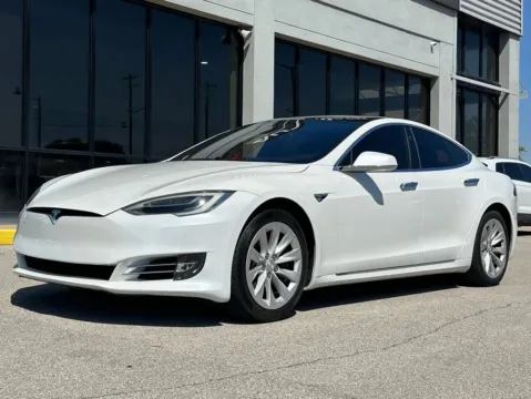 More photos of 2017 Tesla Model S 100D at AutoGiant USA Fishers, IN