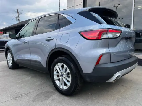 More photos of 2021 Ford Escape Titanium Hybrid at AutoGiant USA Fishers, IN