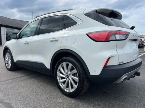 More photos of 2021 Ford Escape Titanium Hybrid at AutoGiant USA Fishers, IN