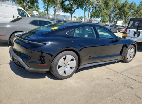 More photos of 2022 Porsche Taycan at AutoGiant USA Fishers, IN