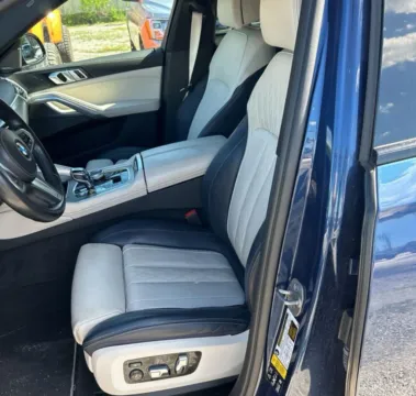 More photos of 2021 BMW X6 M50i at AutoGiant USA Fishers, IN