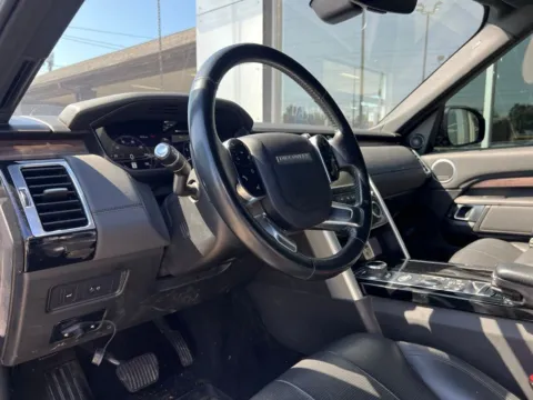 Photos of 2019 Land Rover Discovery HSE for sale in Fishers, IN at AutoGiant USA Fishers